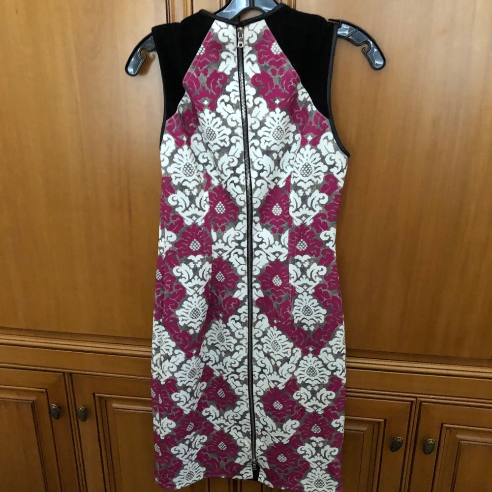 Women’s dress
